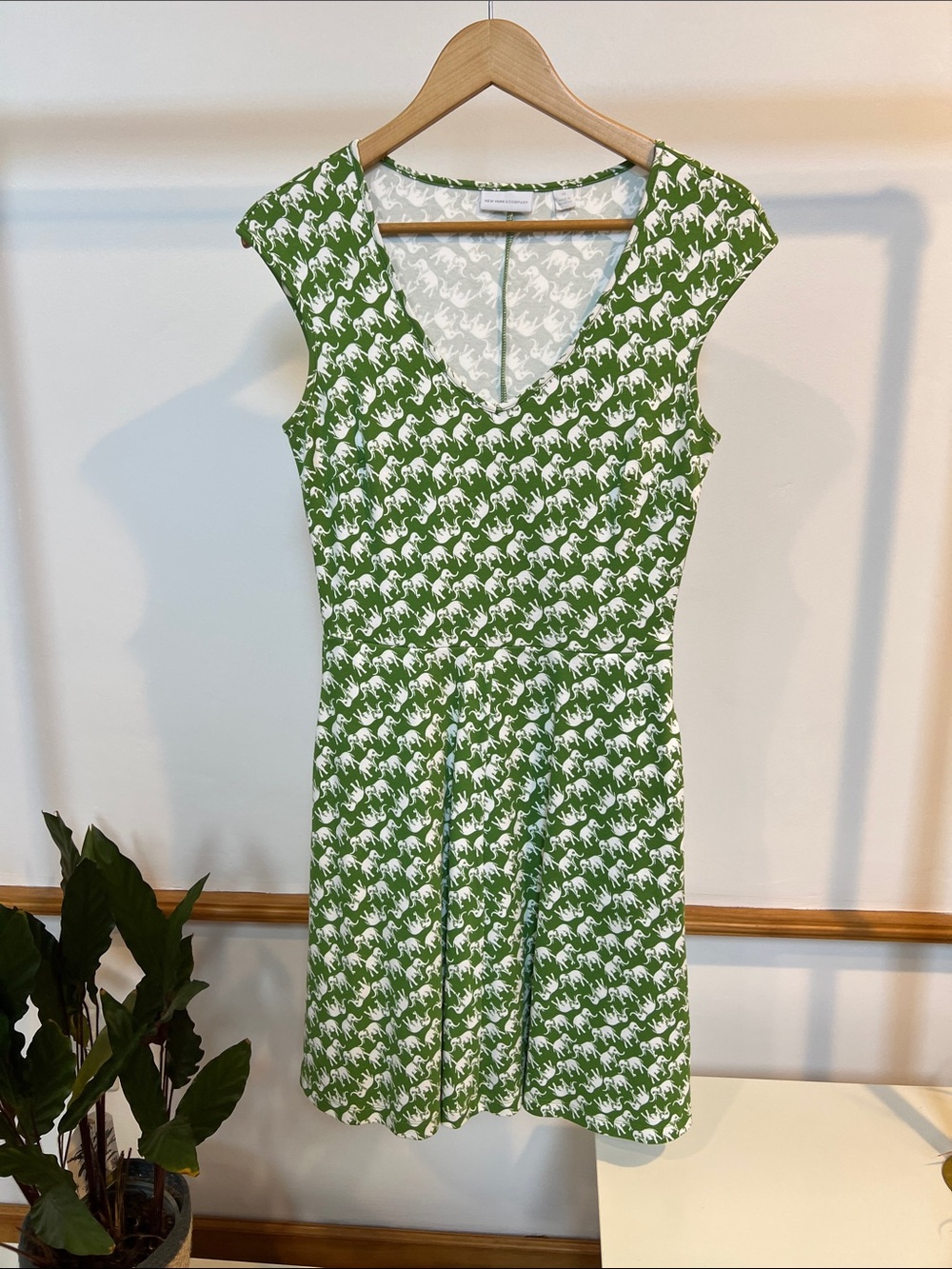 New York & Company Green and White Elephant Print V-Neck Dress- XS